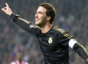 开云体育中国官网-黄喜灿生涯之夜，威尔士对阵巴西，一颗亚洲新星的全球宣言