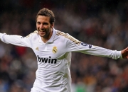 开云体育官方网站-意甲焦点战之夜，迪亚斯压制级发挥，米兰重燃争冠希望