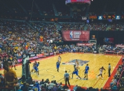 开云APP-跨越大洋的绝杀，拉文加时封神，尼克斯险胜北京队