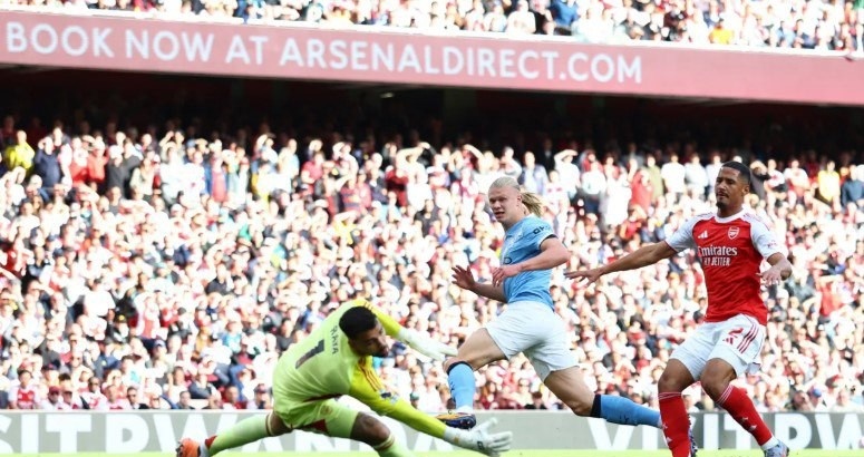 曼城险胜拜仁,马丁内利点燃赛场 曼城险胜拜仁,马丁内利点燃赛场