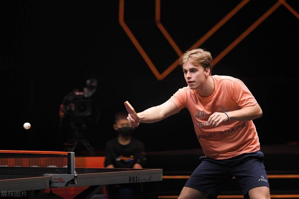 波兰队绝杀日本队,奥恰洛夫刷新纪录 波兰队绝杀日本队,奥恰洛夫刷新纪录