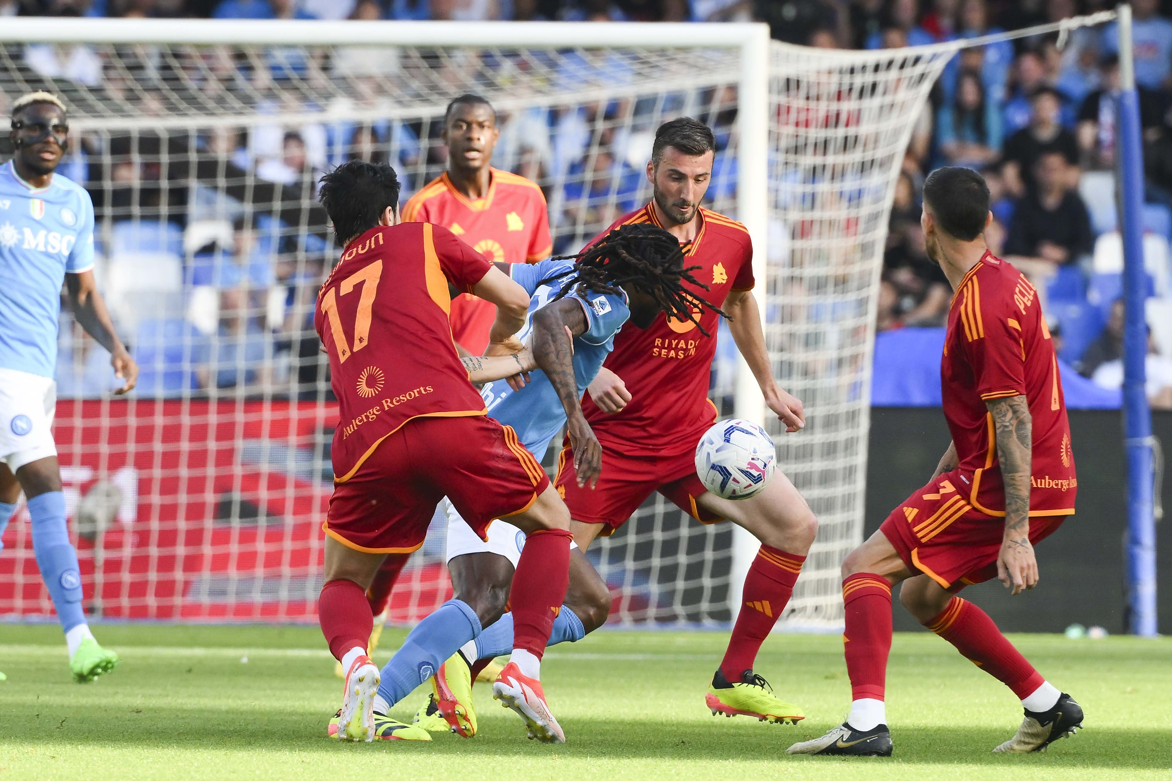 尤文横扫曼联,莫德里奇点燃赛场 尤文横扫曼联,莫德里奇点燃赛场