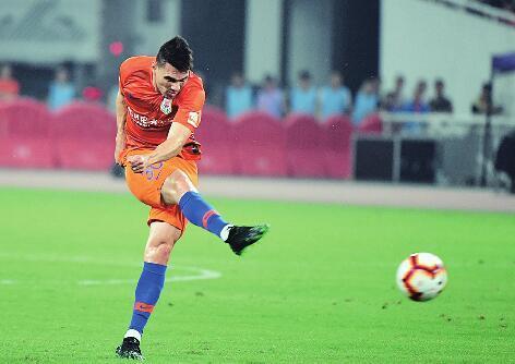 鲁能客场一球小胜,取得宝贵分 鲁能客场一球小胜,取得宝贵分