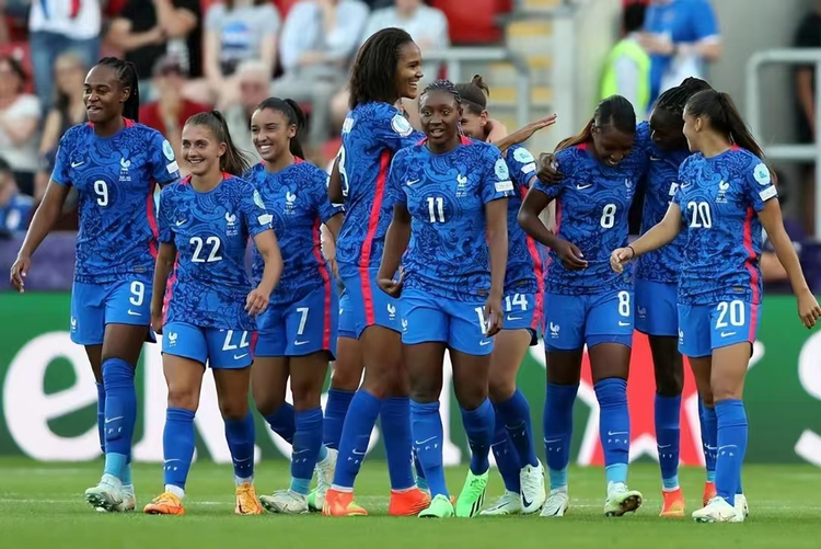 欧洲足球赛事女子球队受关注 欧洲足球赛事女子球队受关注