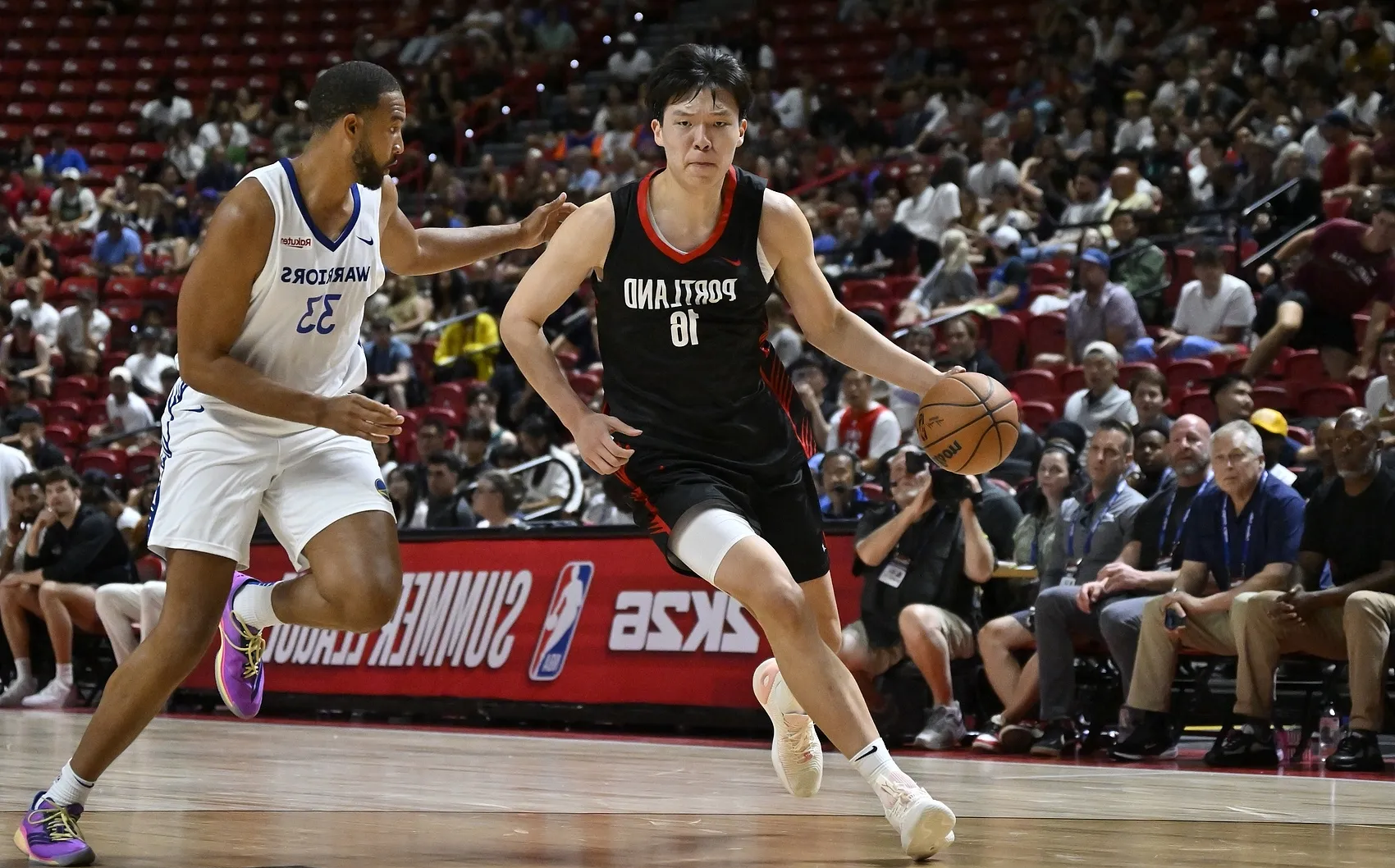 美国男篮遭遇惨败！新秀球员表现出色的简单介绍