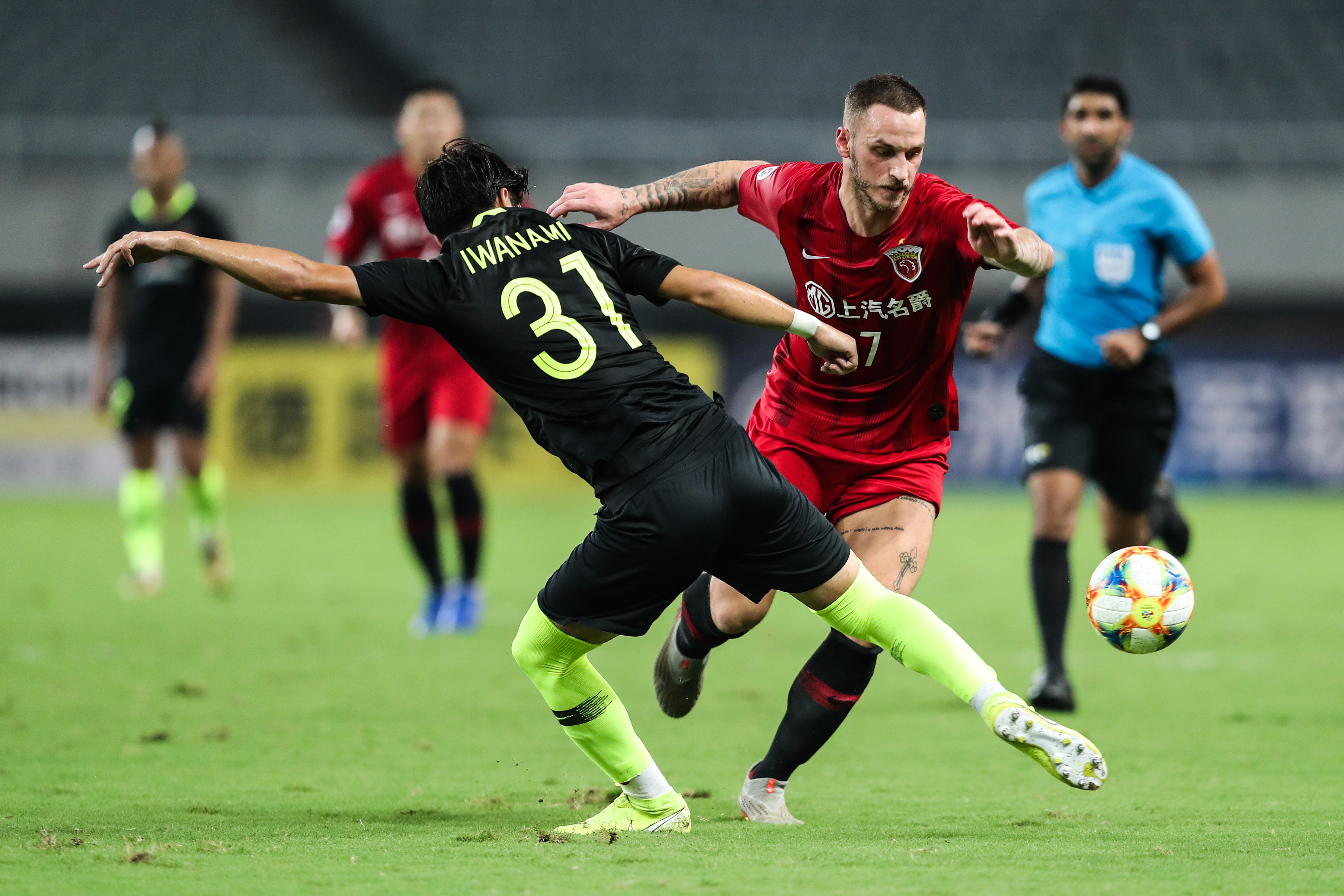 国家队高唱团结之歌，为欧洲杯赛事而战