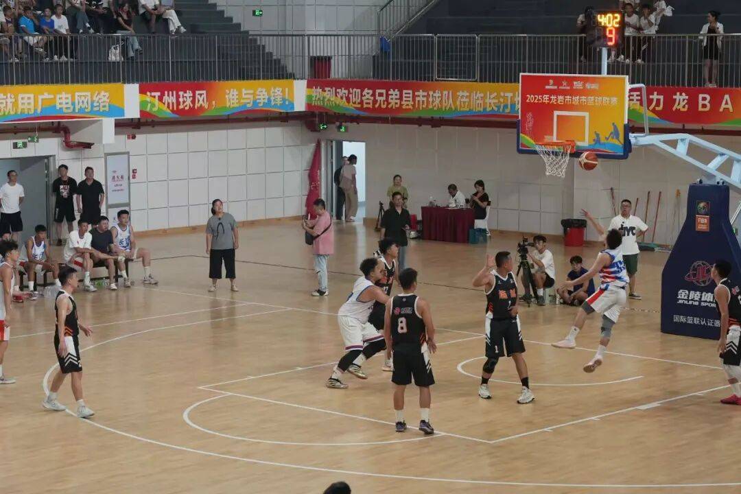 跨国篮球比赛中出现惊人的突破 跨国篮球比赛中出现惊人的突破