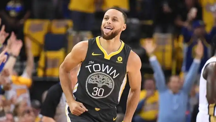 北京队横扫独行侠，库里点燃赛场的简单介绍