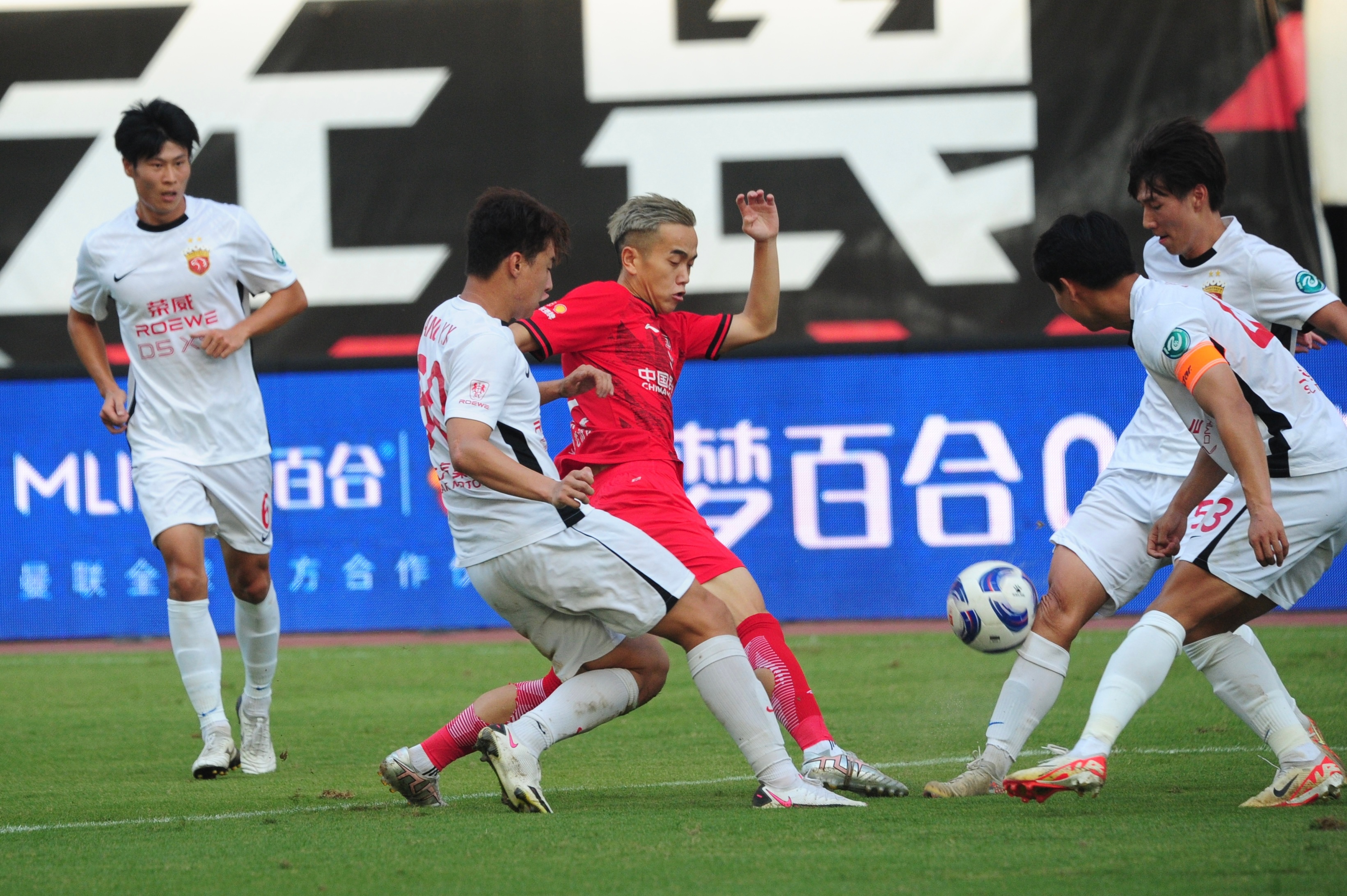 职业联赛!广州富力擒大连一方晋级四强的简单介绍 职业联赛!广州富力擒大连一方晋级四强的简单介绍