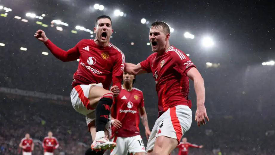 曼联铁卫战术角球建功，助球队逆转胜利