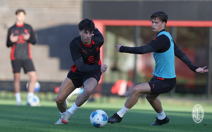 关于AC米兰全队训练积极，球员士气高涨备战下一场的信息