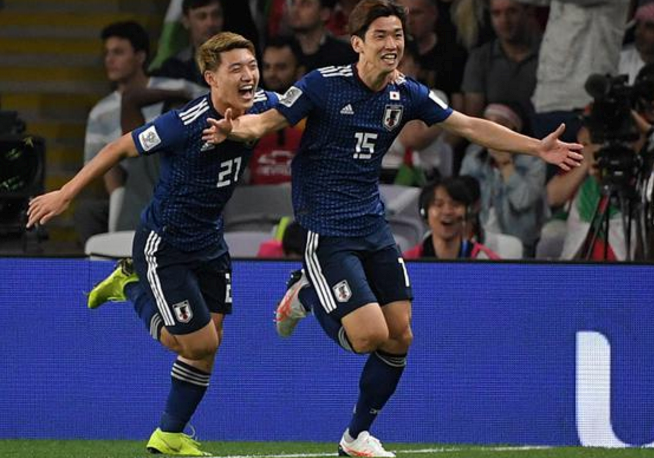 日本队完胜泰国队，李梓嘉统治全场