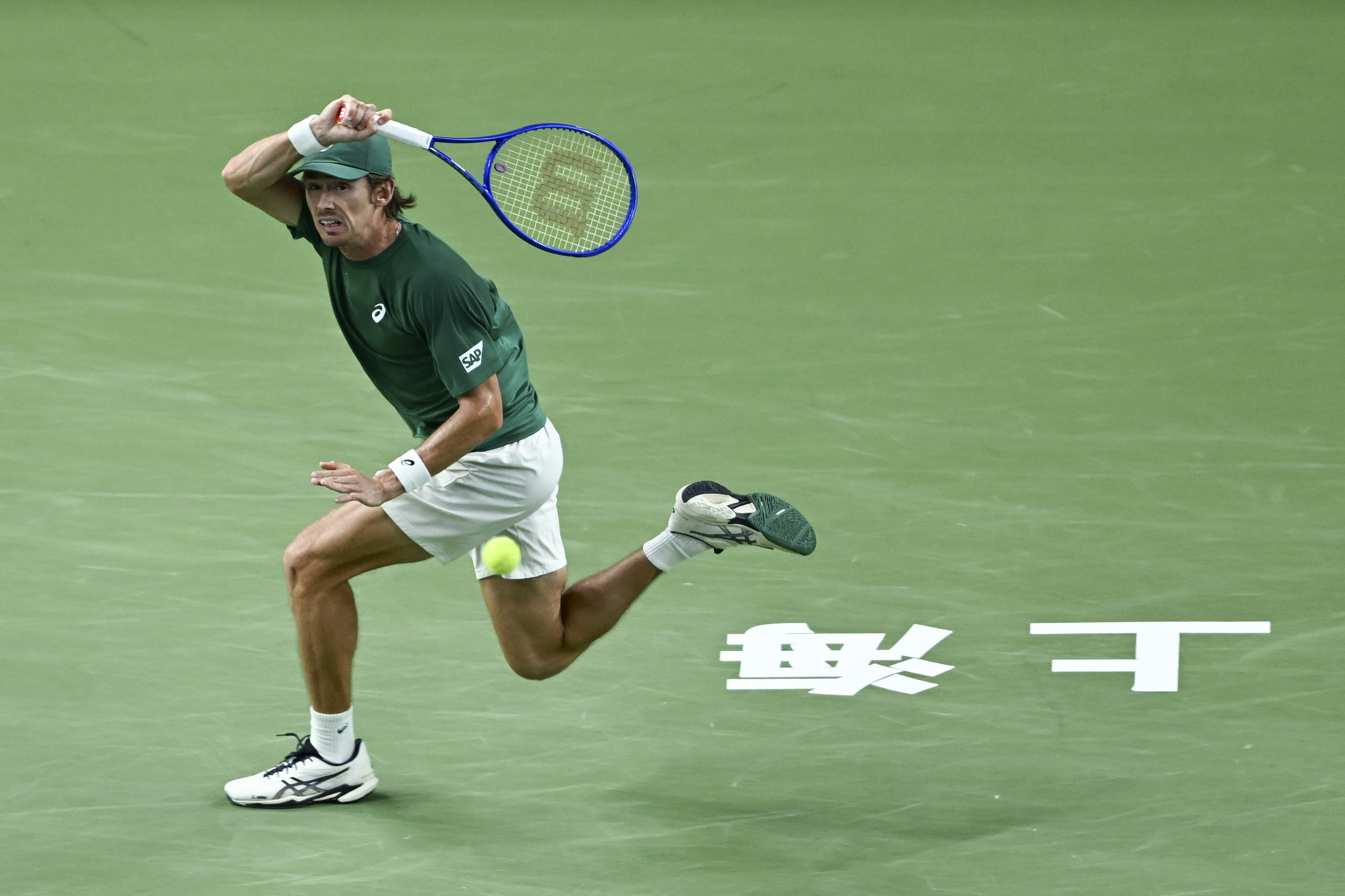 世界网球队血洗法国网球队,梅德韦杰夫绝境逆转的简单介绍 世界网球队血洗法国网球队,梅德韦杰夫绝境逆转的简单介绍