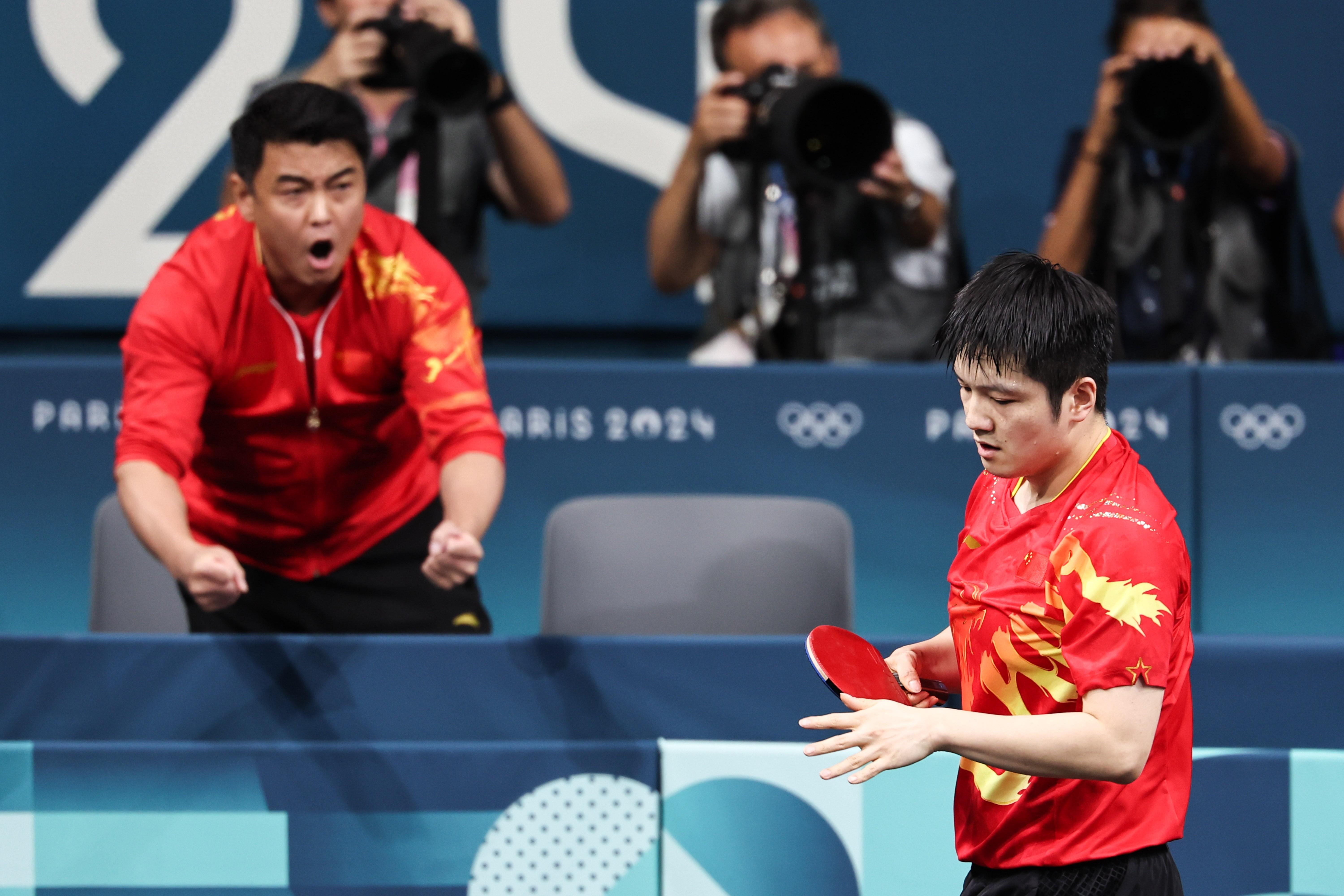 关于中国乒乓球队完胜日本乒乓球队，樊振东三分雨点燃全场的信息