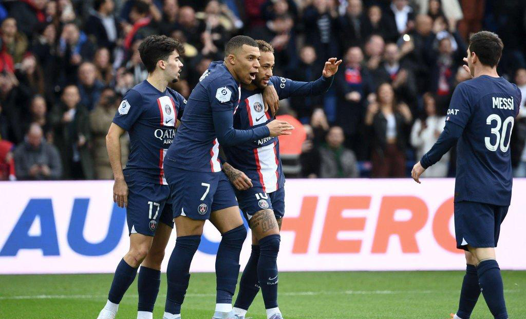 日本完胜瑞士，罗本绝境逆转的简单介绍