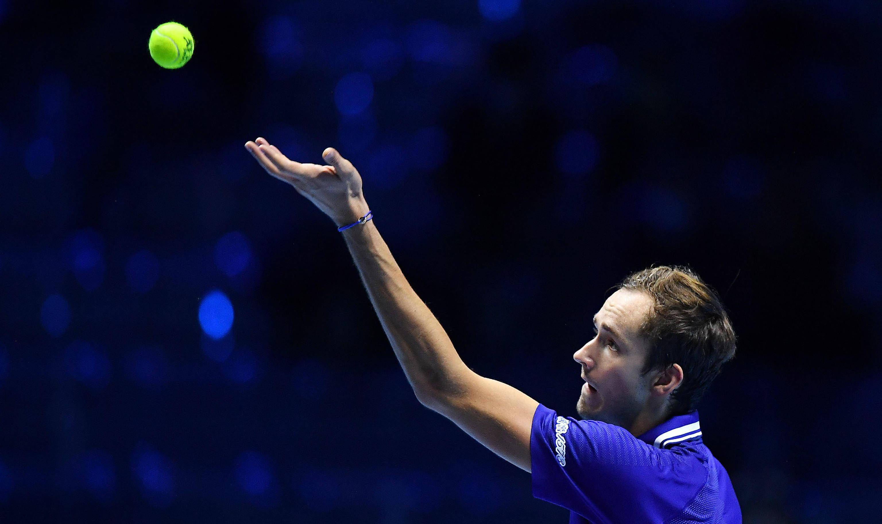 包含美网轻取ATP总决赛，梅德韦杰夫点燃赛场的词条