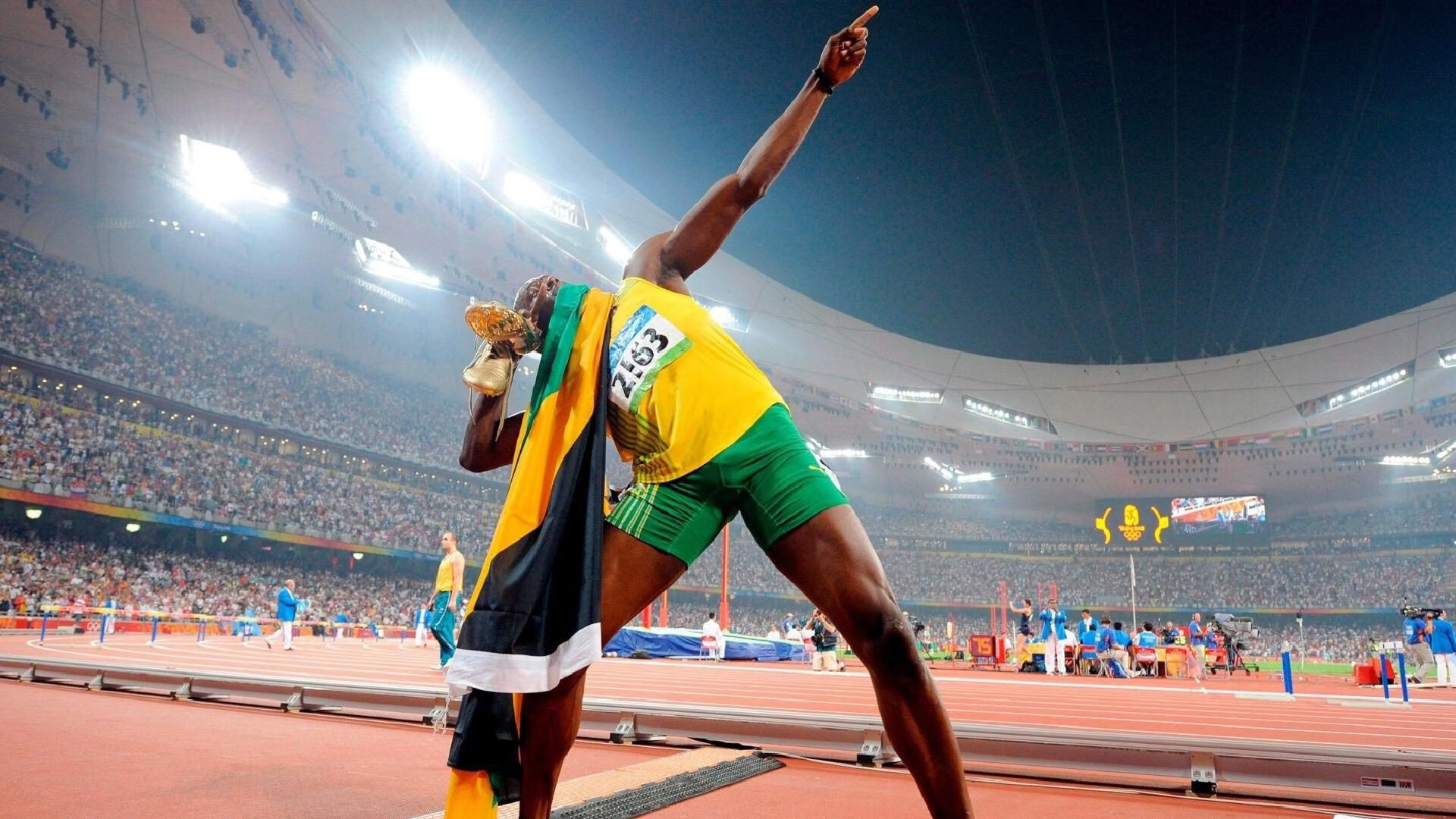 威尔士全面压制智利，卡马文加成为关键先生