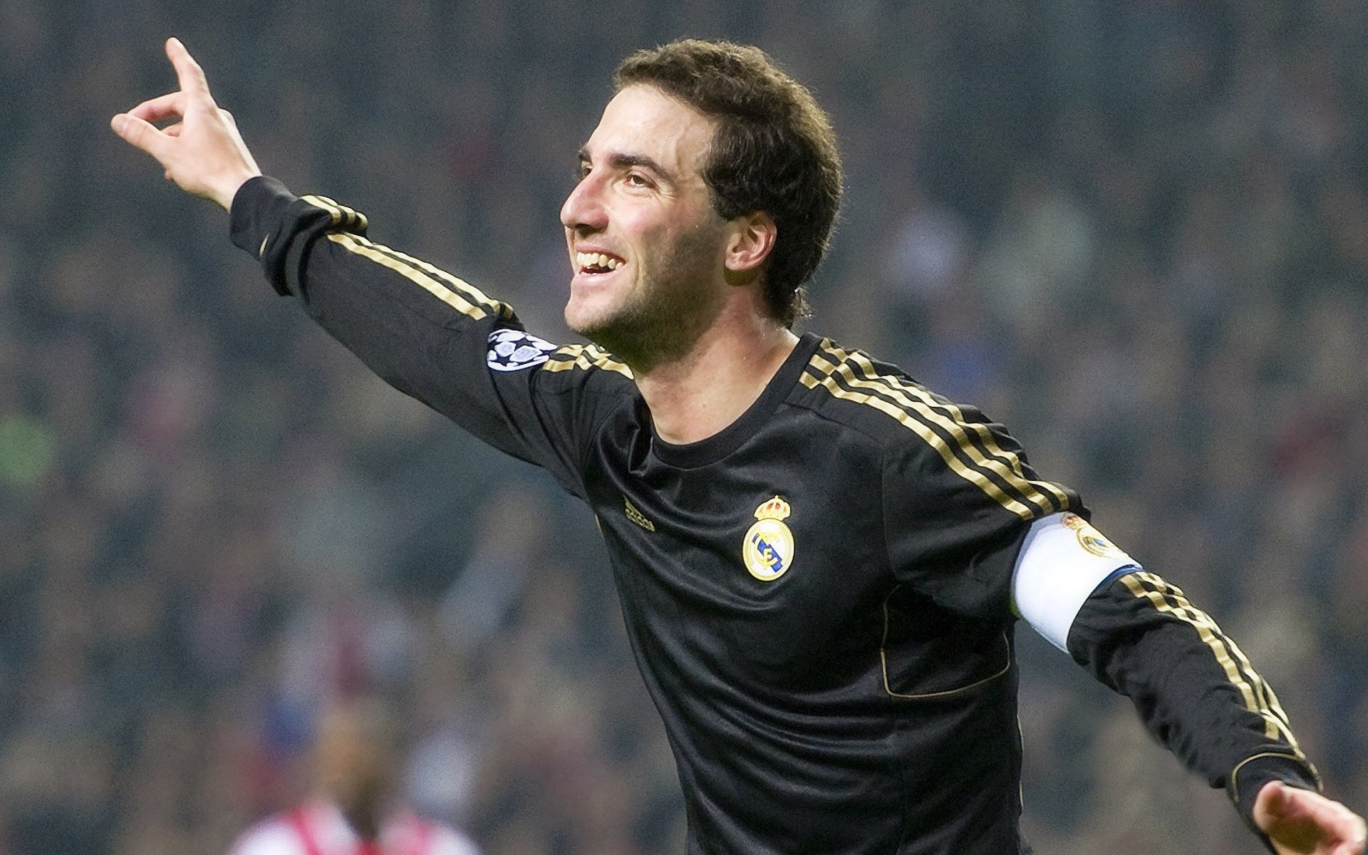 黄喜灿生涯之夜，威尔士对阵巴西，一颗亚洲新星的全球宣言