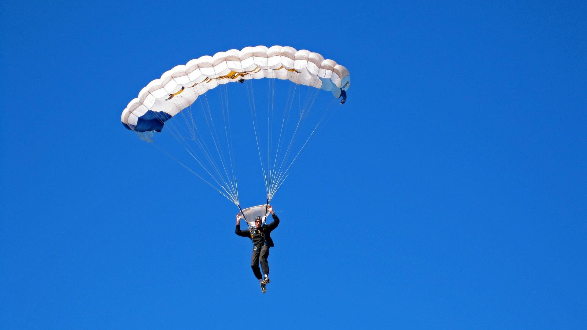 绿茵场外的震撼，当意甲焦点战遇上伊朗淘汰英格兰的启示