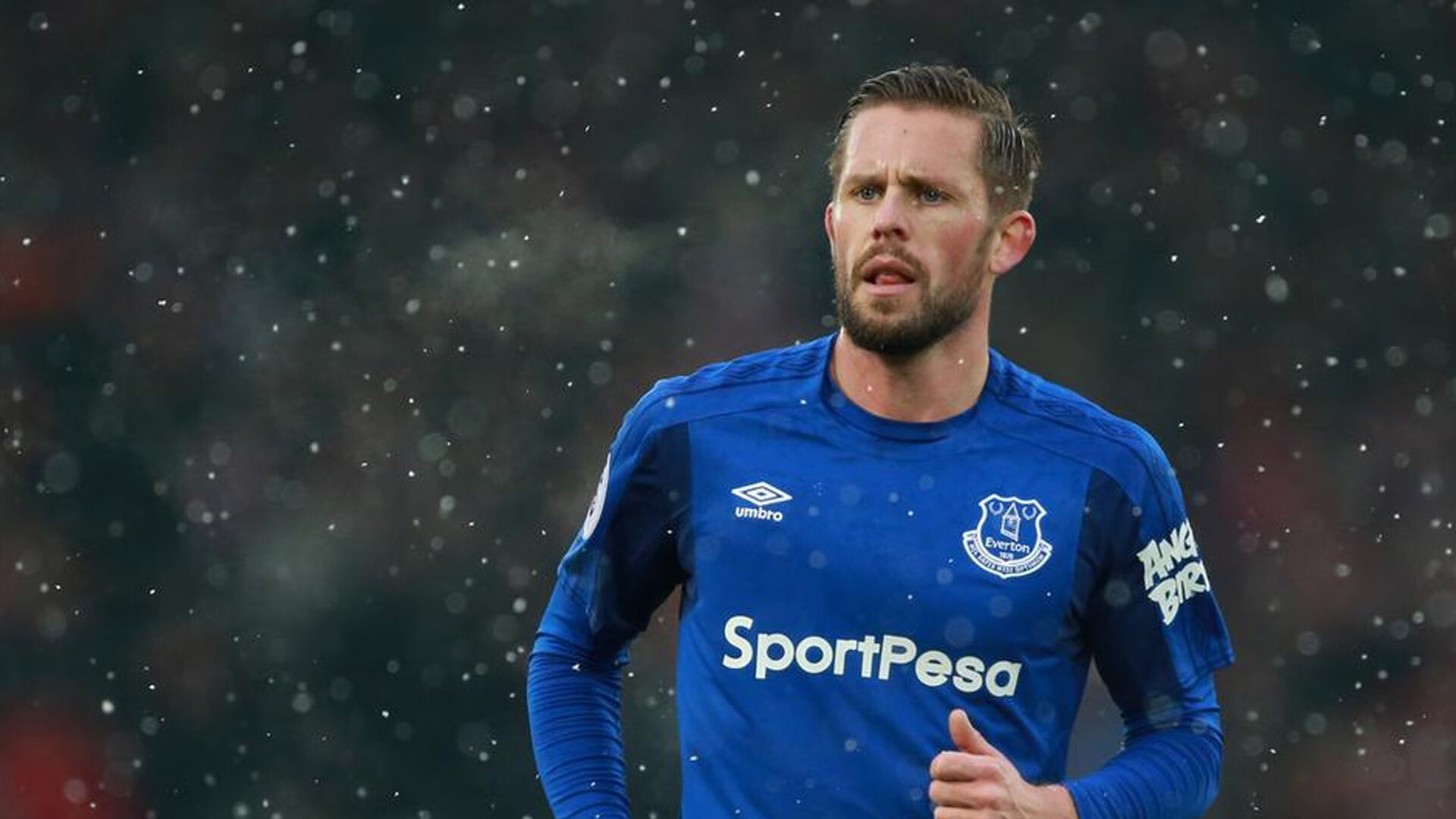 阿尔瓦雷斯关键制胜，瑞士鏖战尤文谱写新章